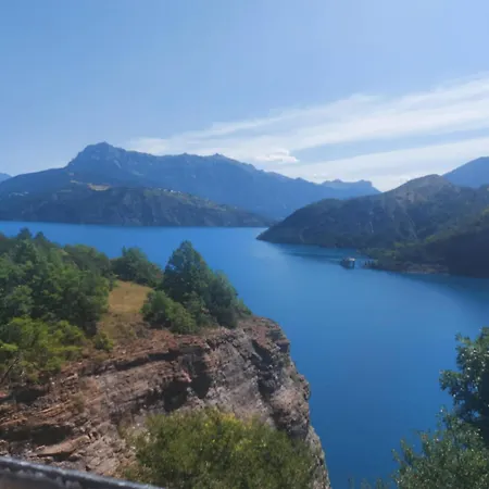 Les Irlandais-appartement Bayons